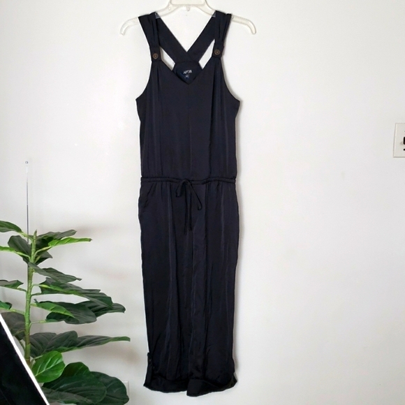Apt 9 black jumpsuit, romper, cropped ankle, women's size 4 or Small - Picture 1 of 10